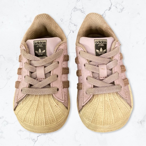 GUC - Adidas toddler superstar size 4K - Picture 2 of 2